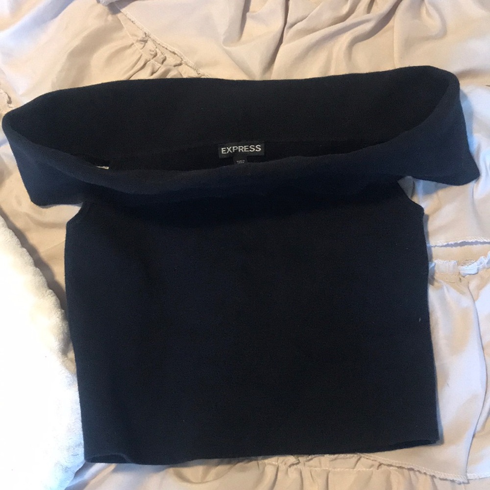 Express Off-Shoulder crop